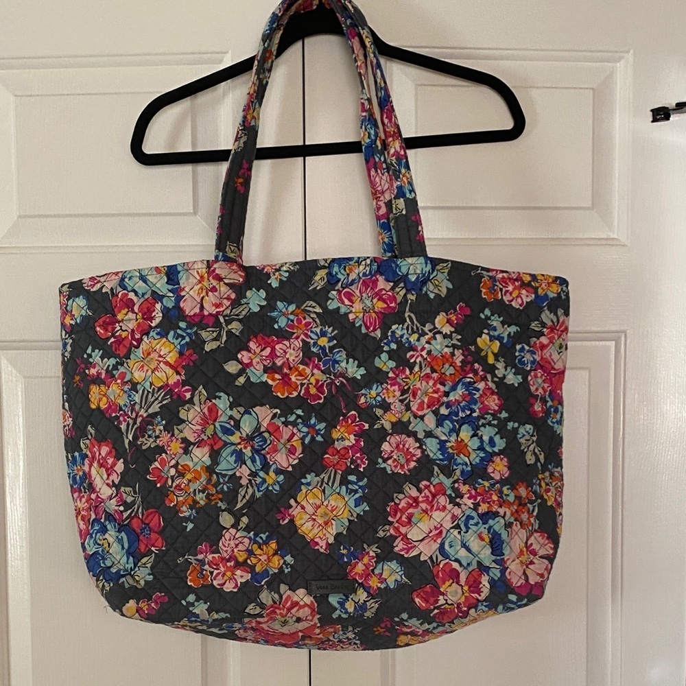 Vera Bradley Iconic Grand Tote in Pretty Posies